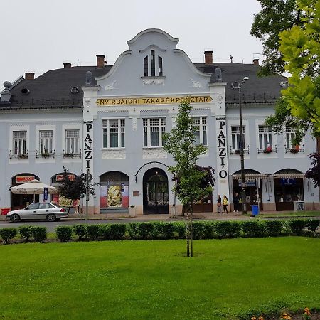 Bed and Breakfast Kakukk Panzio Nyírbátor Esterno foto