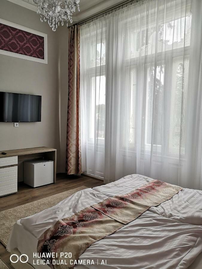 Bed and Breakfast Kakukk Panzio Nyírbátor Esterno foto