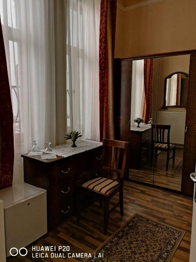 Bed and Breakfast Kakukk Panzio Nyírbátor Esterno foto